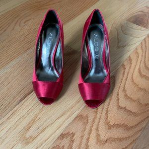 Red satin Aldo (size 35) heel